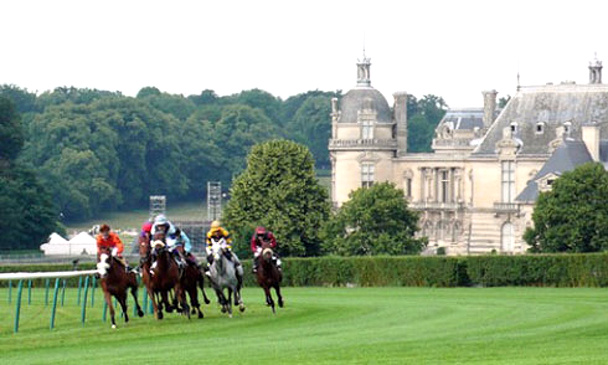 chantilly_track-with-chateau